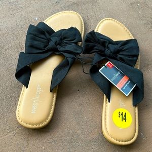 Women’s Size 5/6 Black Sandals